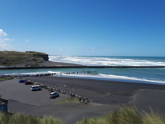 Strand bei Ebbe und ankommender Flut