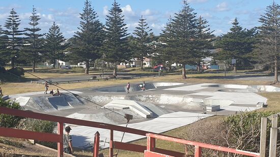 Skateboard- und Rollerbahn