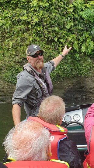 Auch am Rückweg gibt es viel zu erzählen - und eine Einweisung in den "Three Sixty" 