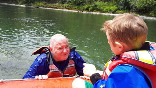 Aber irgendwie schafft es Michael wieder ins Boot 