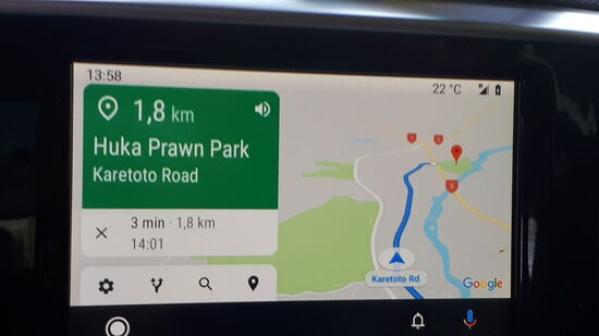 Ungeplanterweise fahren wir am Huka Falls Prawn Park vorbei, in dem wir am 18.01.2013 unsere Jetbootfahrt und das Prawn-Golfen erleben konnten (siehe Reisebricht 2013).