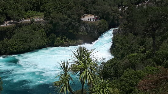Huka Falls, sehr beeindruckend, auch wenn man nicht vorort im Fluss ist