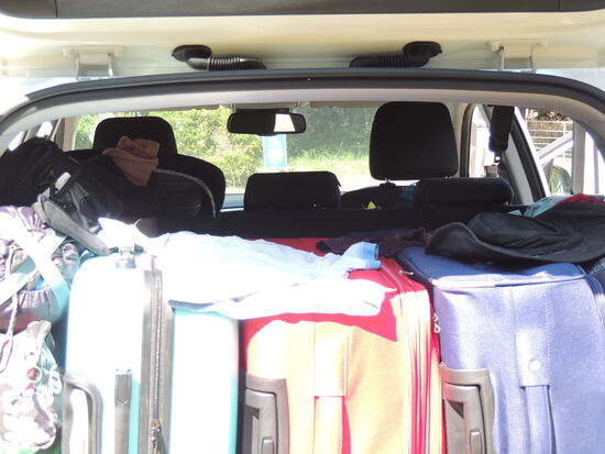 ... passt gut in unser Auto. Sichtfeld nach hinten bleibt frei 