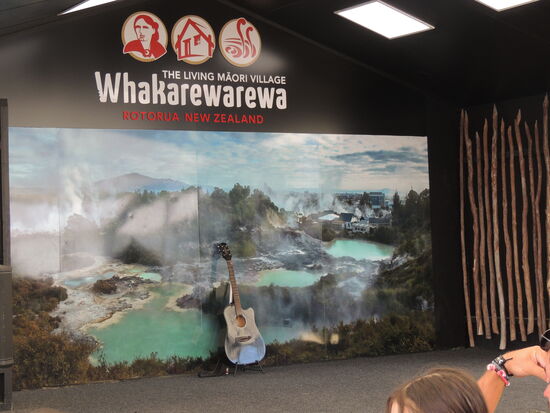 Die Bühne für die Darbietungen der Tuhourangi