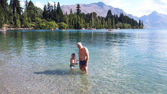 Zeit zum Baden im kristallklaren Wasser ...