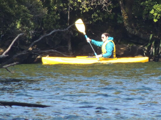 Evas Wasseraktivität - Kayak-Fahren