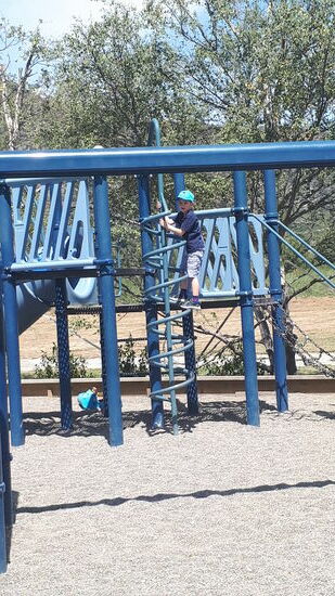 Natürlich mit Spielplatz