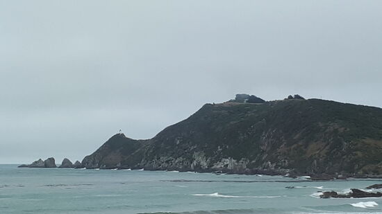 ... ist der Leuchtturm am Ende der Landzunge ...