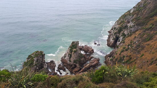 ... schroffe Klippen ...