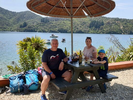 Frühstück in Lochmara (in den Falschen ist Leitungswasser 