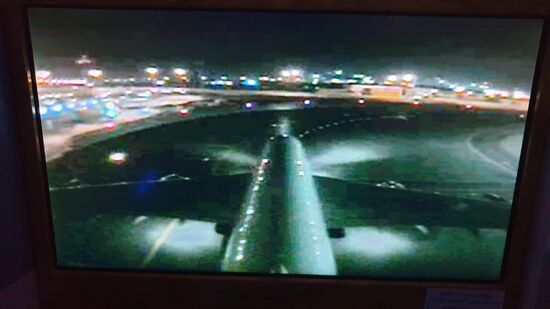 Erfolgreiche und sanfte Landung in Dubai, 30min vor der geplanten Ankunftszeit