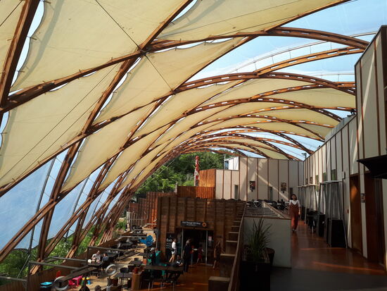 Warten auf die Abfahrt, es geht auch deutlich unangenehmer ...