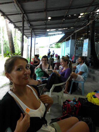 Am Busbahnhof - für alles bekommt man Sticker!