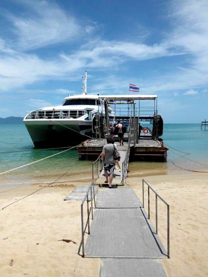 Highspeed-Catamaran.