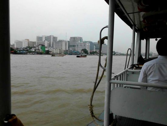 Fährfahrt über den Menam Chao Phraya.