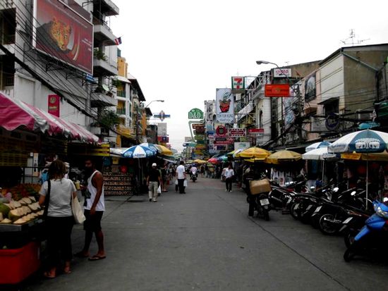 Zurück auf der Khao San...