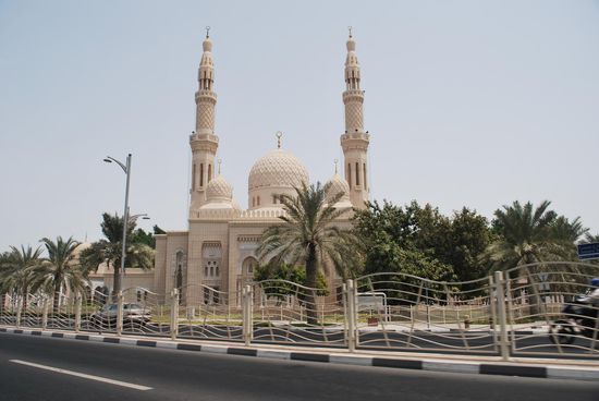 Moschee irgendwo in Dubai... müsste die bekannteste sein...