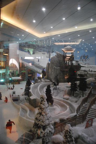 Wintersportanlage in der "Big Dubai Mall"!