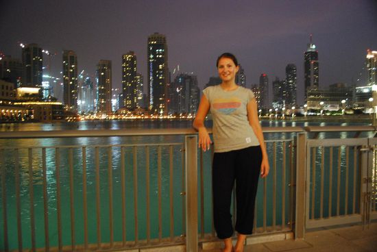 Warten auf das Spiel der Fontänen.