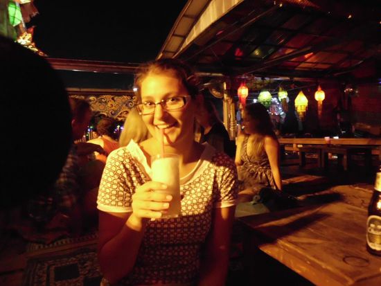 In der Roof Top Bar über den Dächern Chiang Mai's.