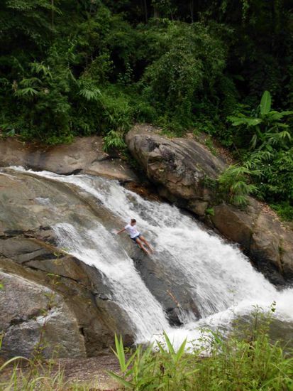Die einheimischen Thailänder trauen sich etwas mehr.