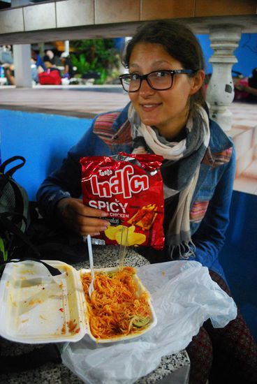 Lecker Frühstück... Chips und Asia-Nudelsalat