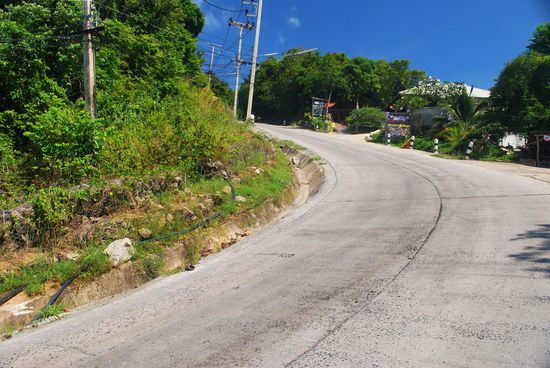 Enge Kurven und sehr steile Teilstücke