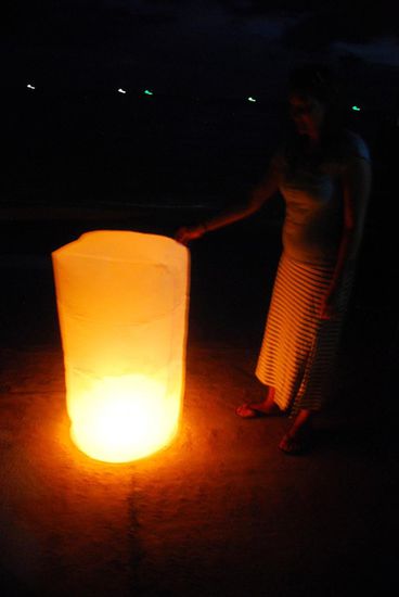 Den "Thai-Balloon" ließen wir am Strand steigen - und wünschten uns etwas...