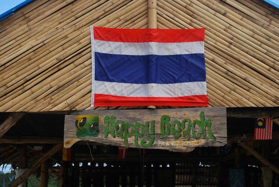 Die Happy Beachbar am Bangsak Beach