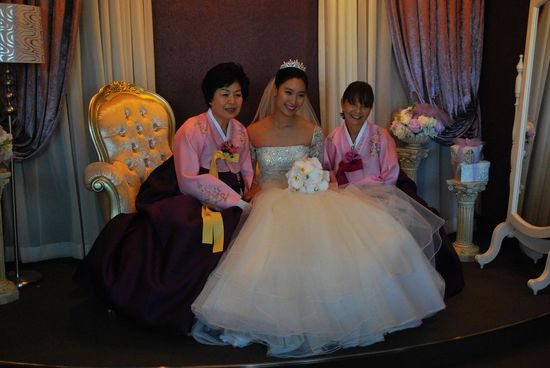 Jen mit ihrer Mama und Conni