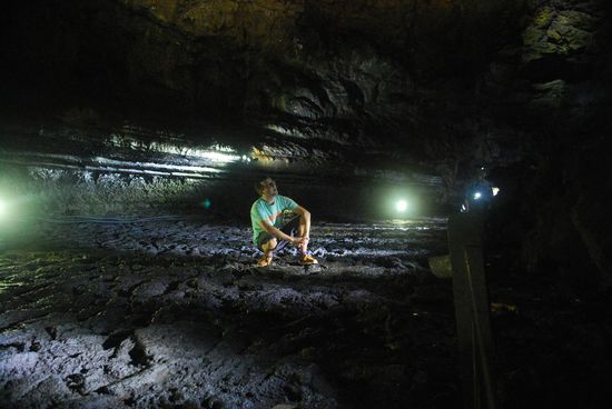 Benni als Höhlenforscher