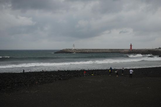 Schwarzer Sandstrand