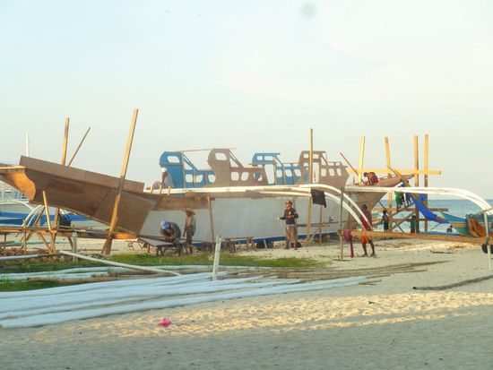 Schiffsbau auf Malapascua