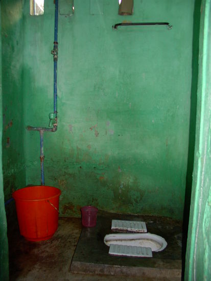 Ein typisches Badezimmer meiner Reiseunterkünfte...hier in Chennai...an meinem letzten Tag in Indien...