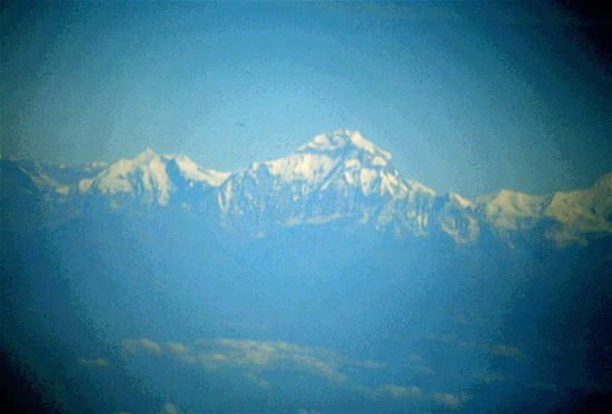 Aus dem Flugzeug von Delhi nach Kathmandu konnte man die ganze Zeit die Berge des Himalayas bestaunen.
