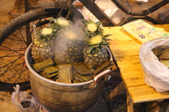Boluofan - Sticky Rice in Ananas