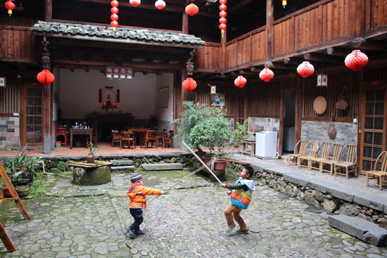 "Everybody was Gong Fu Fighting!..:"