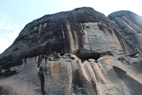 Im Lonely Planet waren noch die antiken Särge, die in diesen Bergen waren erwähnt. Die sind mittlerweile gestohlen woren...