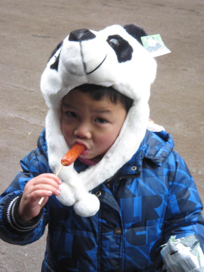 ...und hungrige, schwarz-weisse Bären.