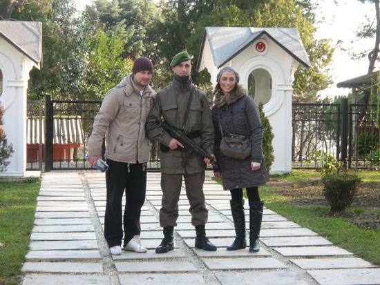 Nur ein paar ganz normale Touristen.... mit Türkeis größter Sehenswürdigkeit...