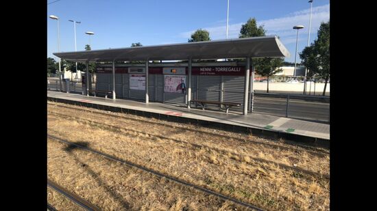 ...da gibt es gleich eine S-Bahn-Haltestelle, mit der man zur Innenstadt fahren kann. (Nenni Torregalli)