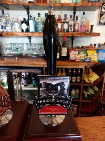 Und in dem Pub fällt die Bierwahl nicht schwer, da wir auch noch unbedingt nach Durdle Door möchten.