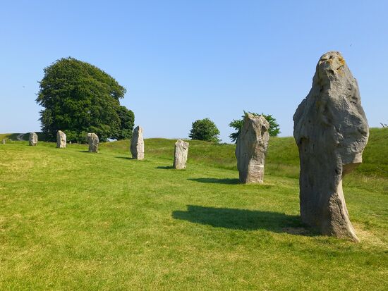 Die Mittellinie des großen Steinkreises ist auch wieder auf den Sonnenaufgang des Mittsommers ausgerichtet.