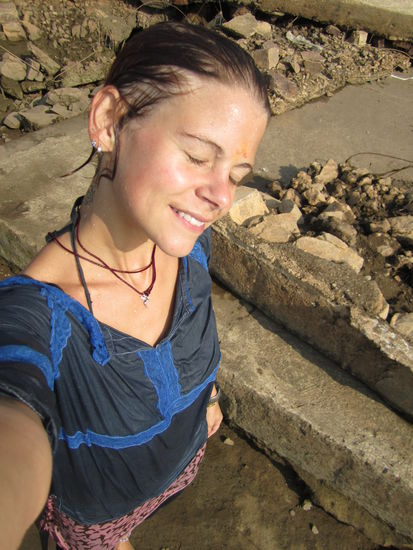 mein indischer Badeanzug ...  ... zum Schwimmen im heiligen Narmada (heiliger als der Ganges, trotzdem ist es besser, das Wasser nicht zu verschlucken  )