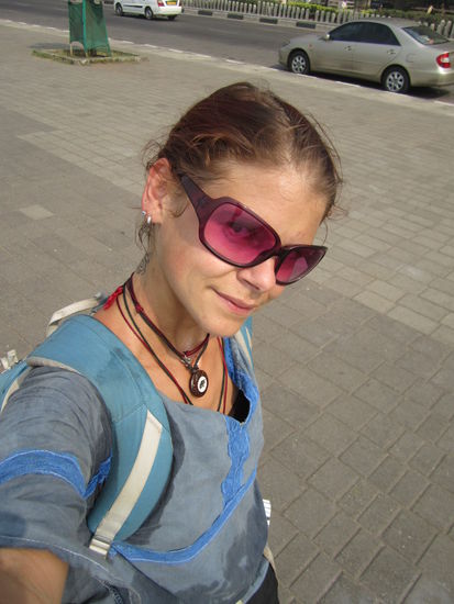 es ist heiß, ich sehe schrecklich aus, bin verschwitzt ... und trotzdem wollen die InderInnen Bilder von der Weißwurscht machen 