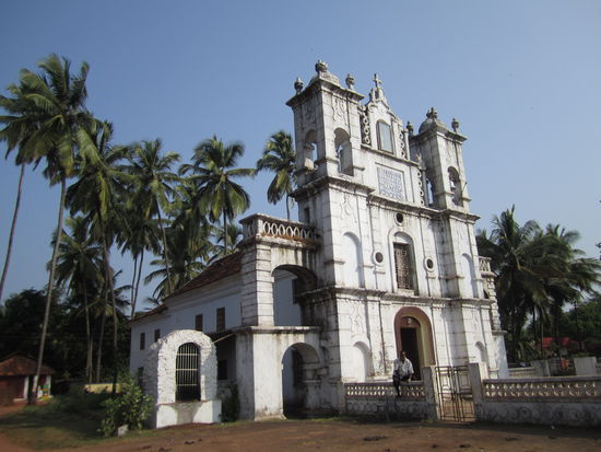 christliches Goa ... wieder ganz was neues und es duftet herrlich nach Weihrauch im Hotel 