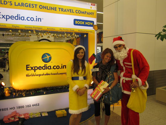 ...  aber die Reihe 15 beschert mir das erste Weihnachtsgeschenk vom indischen Santa Claus und seiner Elfe 