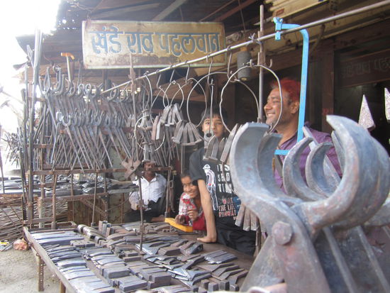 ... local market ...