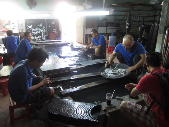 ... Jugend Am Werk ... ähm ... Agend Orange Opfer ...