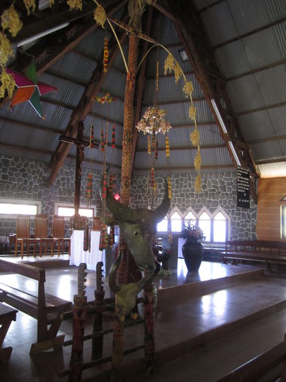 ... in Vietnam gibts viele Infusions ... zB auch Christentum mit vielen alten Bräuchen  ... nice!